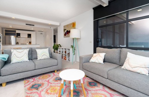 Kingston Apartment | New to VRBO: Captivating Unit with Lake View in Kingston!
