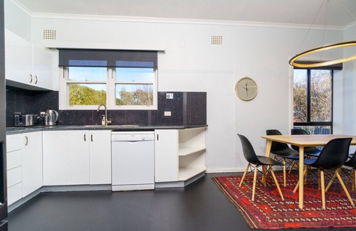 Ainslie House | New to VRBO: Classic 2BR with Modern Touch and Garden