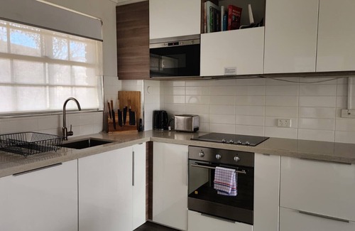 Manuka Apartment | New to VRBO: Contemporary 2BR Apt in Kingston