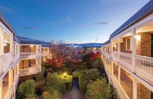 Manuka Apartment | New to VRBO: Contemporary 2BR Apt in Kingston