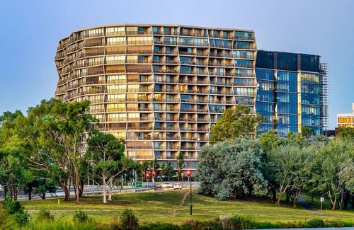 Canberra City Centre Apartment | New to VRBO: Elegant Inner City Life Apt | Nishi Building