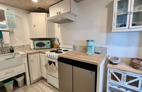Marine Terrace Apartment | New to VRBO: large private apt, close to ocean, free EV charging, strong WiFi