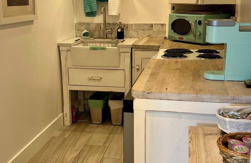 Marine Terrace Apartment | New to VRBO: large private apt, close to ocean, free EV charging, strong WiFi