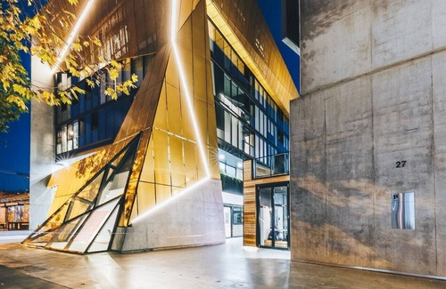 Braddon Apartment | New to VRBO: Luxury Designer Apartment in Braddon