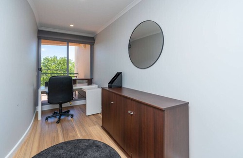 Griffith Apartment | New to VRBO: Modern & Homely 2BR Burke Crescent Apartment