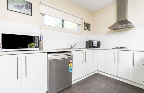 Griffith Apartment | New to VRBO: Serene 2BR House near the heart of Kingston