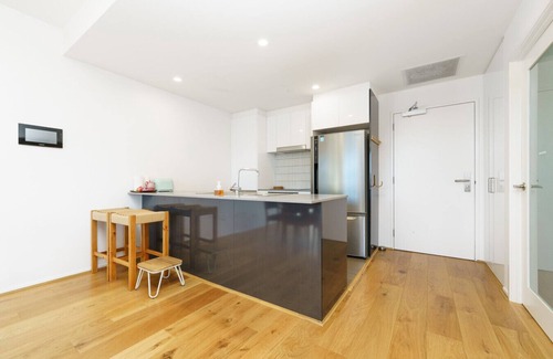 Braddon Apartment | NEW TO VRBO: Sunny City Escape Steps from Lonsdale Street
