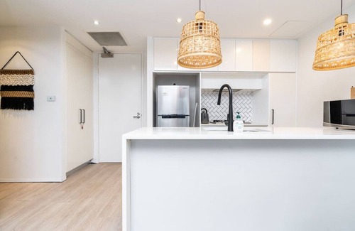 Barton Apartment | New to VRBO: Superbly Convenient Lakefront View Apt