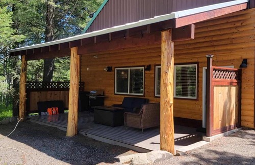 Island Park Cabin | New to VRBO- Wooded cabin, close to Yellowstone with a hot tub