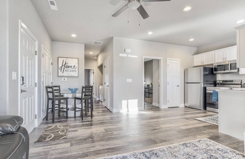 Northeast Colorado Springs Condo | New Upper Condo-Covered Deck-Pet Friendly