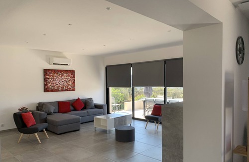 Lozari House | New villa 4 + 1 bedroom 5 bath heated pool wifi