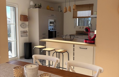 Saint-Palais-sur-Mer House | New villa with heated pool, sleeps 10, quiet area in St Palais