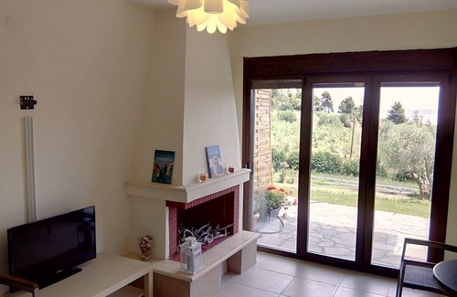 Kriopigi House | New villa in a quiet greenery near the most beautiful seaside