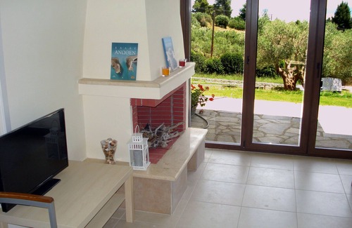 Kriopigi House | New villa in a quiet greenery near the most beautiful seaside