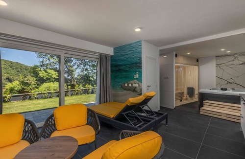 Moscenicka Draga Villa | NEW! Villa with 6 Bedrooms and Heated Pool