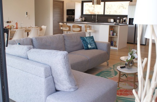 Favone Villa | New villa with large heated pool and sea view