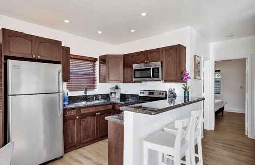 North Beach Apartment | New Waves on Walnut 1