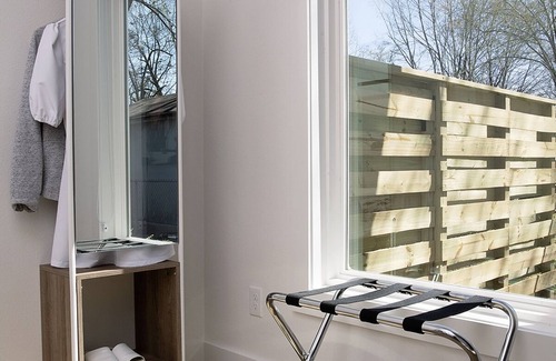 Downtown Apartment | NEW! WhitelineStudio on Ast., Downtown Bentonville new the square