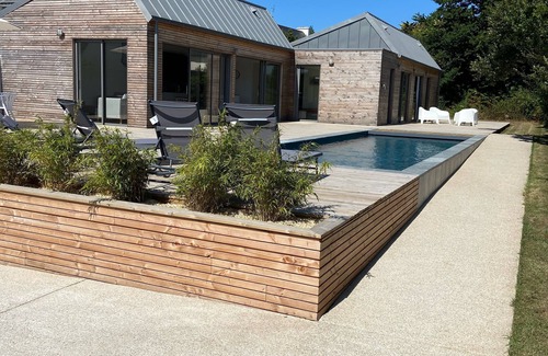 Landunvez House | New wooden house, swimming pool, 5 minutes' walk from the beach.