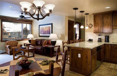 Breckenridge Condo | New Years Week ADA friendly, 2BR sleep 8; Ski In-Out Breckenridge CO