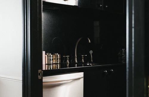 NoMad House | New York City Retreat In Madison Square, Family and Dog-Friendly!