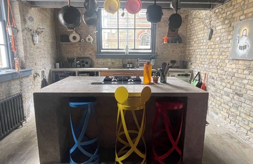 Woolwich Riverside Apartment | New York Loft Style Apartment, 10 mins from London City Airport & Canary Wharf