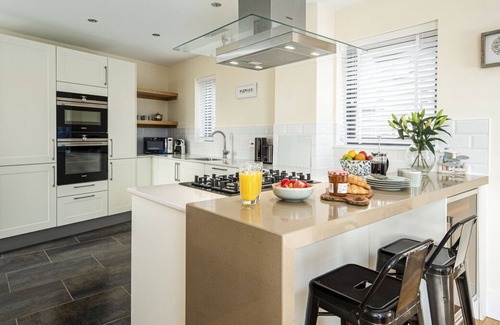 Holworth Villa | Newbury Cottage - Two Bedroom Villa, Sleeps 4