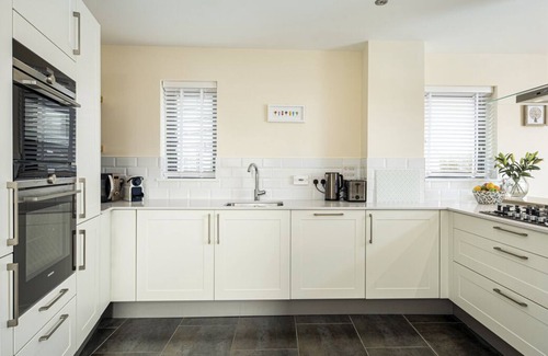Holworth Villa | Newbury Cottage - Two Bedroom Villa, Sleeps 4