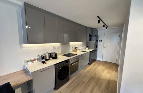Claremont Apartment | Newlands Peak Studio Apartment