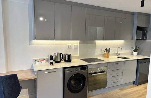Claremont Apartment | Newlands Peak Studio Apartment