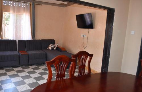 Jinja House | Newly Beautiful Entire Home
