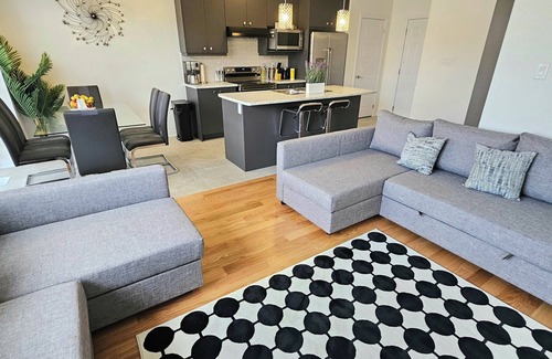 Thorold House | Newly build house just minutes away from Niagara fallsview.