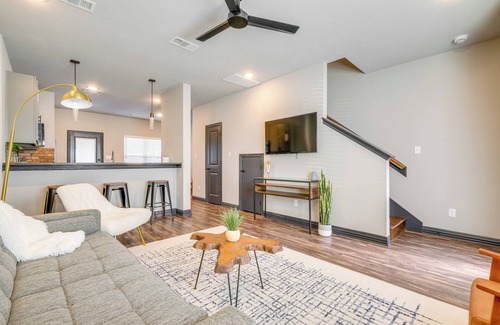 College Station Apartment | Newly Built 'corner Hideaway' 3 Mi to Texas A & M