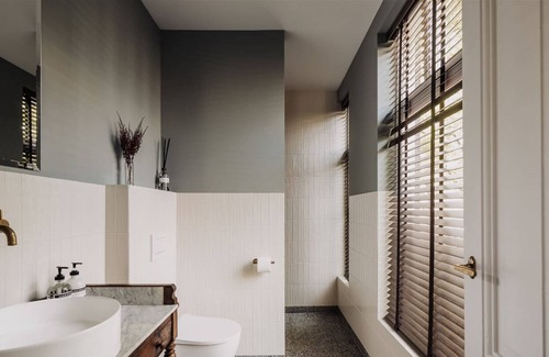 Grachtengordel-West Apartment | Newly built ensuite room with stunning canal view. Minutes walk from 9 streets