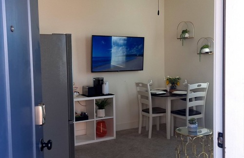 Rosedale Apartment | Newly Built Luxury Suite with AC – Perfect for 4 in Bakersfield