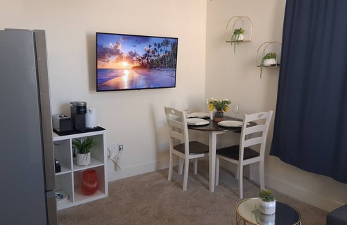 Rosedale Apartment | Newly Built Luxury Suite with AC – Perfect for 4 in Bakersfield