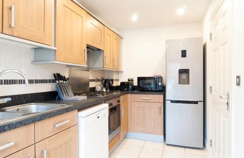 Derby House | Newly Furnished Aztec House (6 separate beds)