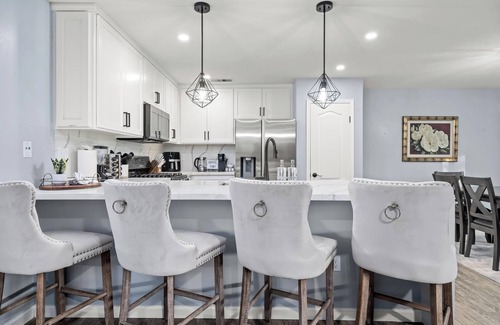Greenacres House | Newly Furnished Home in Safe Quiet Neighborhood with Pool Near Shops & Dining