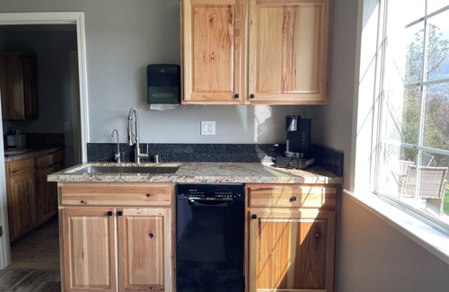 Mariposa Apartment | Newly Listed - Granite Hill - 2 Queen Bedroom Guest Suite A