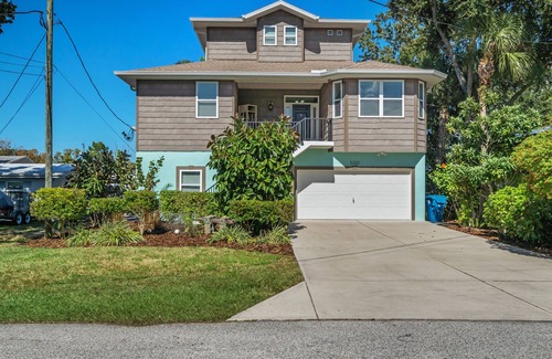 Spring Hill House | Newly Listed, Sleeps 12, On River W. Kayaks included, Boat Dock , Gulf Access