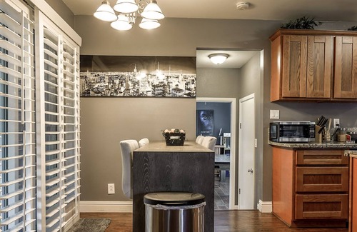 Southeastern Sacramento House | NEWLY REDESIGNED HOME w/JACUZZI+ GAME ROOM & GYM