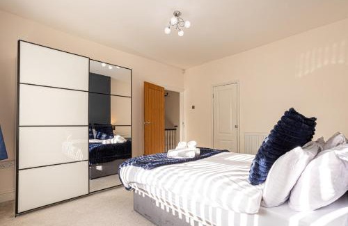Bilston House | Newly Refurbed 5 Bed House for Contractors, Families & Relocation- Cosely Wolverhampton