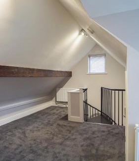 Birmingham House | Newly Refurbished 3 Bed House With Parking
