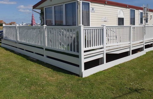 Ingoldmells House | Newly refurbished 6 berth caravan on the grange