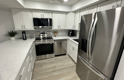 Crescent Beach Condo | Newly remodel 2br condo across from the beach