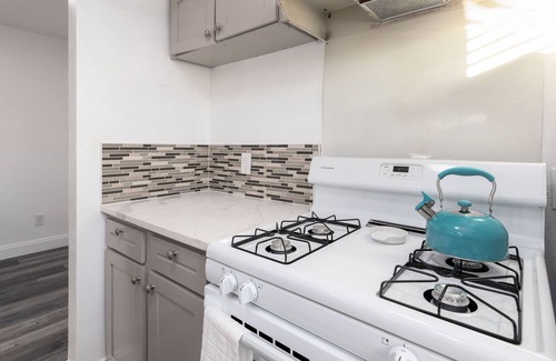 Irving Apartment | Newly Remodeled 1BR Irving Gem!
