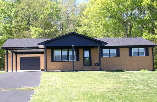 Columbia House | Newly remodeled home in quiet, country setting, while only 5 minutes from town.