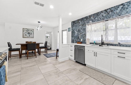 Madeira Beach Villa | Newly remodeled-minutes from the beach