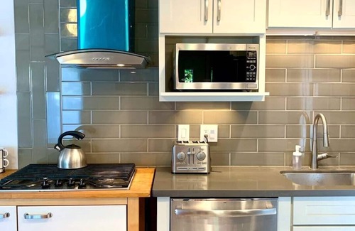 Willow Glen House | Newly remodeled spacious 2bed/2bath with backyard in Willow Glen