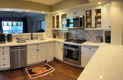 Olympic Valley House | NEWLY REMODELEDn6 Bedrooms/3.5 Baths-Sleeps 14nAWESOME VIEWS Hot Tub & Saunannnn